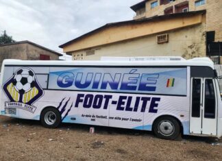 LIGUE 1 GUICOPRES : FOOT ÉLITE DÉVOILE SON NOUVEAU BUS